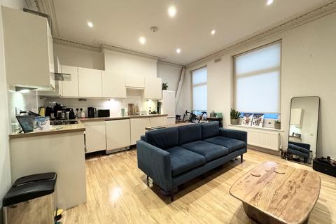 2 bedroom flat to rent, Avenue Mews, Muswell Hill