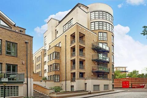 2 bedroom apartment to rent, Queens Court, Limehouse, E14