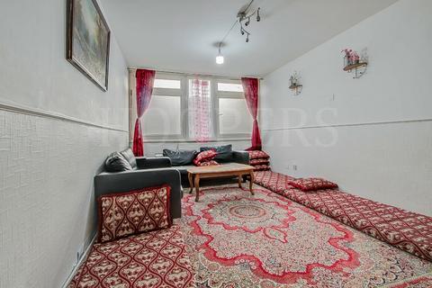 2 bedroom flat for sale, Ainsworth Close, London, NW2