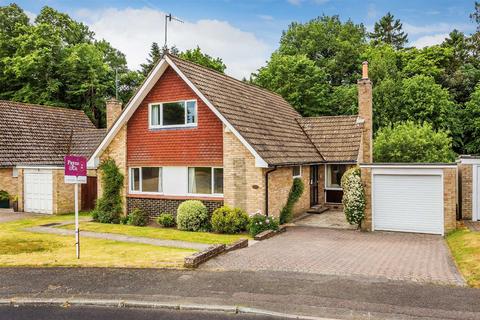 4 bedroom detached house to rent, The Priory, Godstone