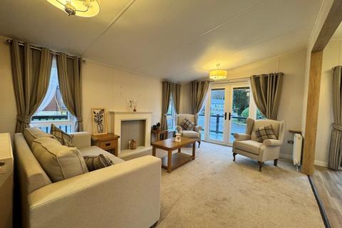 2 bedroom lodge for sale, Chantry Country and Leisure Park