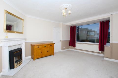 3 bedroom detached house to rent, Elm Crescent, Peterborough PE6