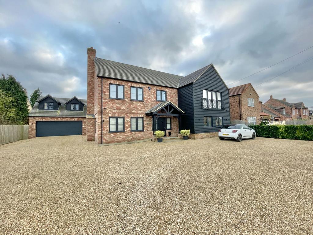 Main Road, Parson Drove 4 bed detached house - £625,000