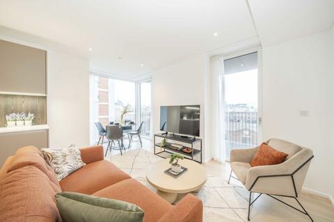 2 bedroom flat to rent, York Place, London SW11