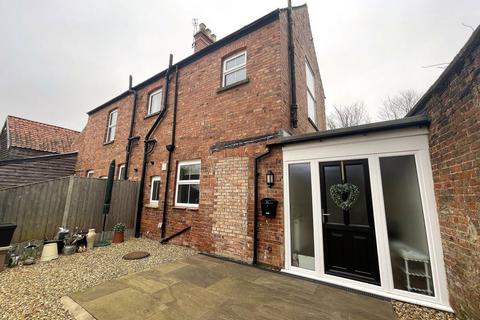 2 bedroom terraced house to rent, Hall Drive, Gosberton, Lincolnshire