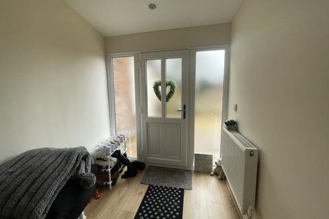 2 bedroom terraced house to rent, Hall Drive, Gosberton, Lincolnshire