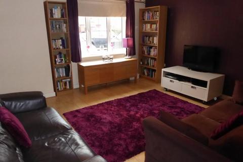 3 bedroom terraced house to rent, Newlands, Farsley, Pudsey, West Yorkshire, LS28