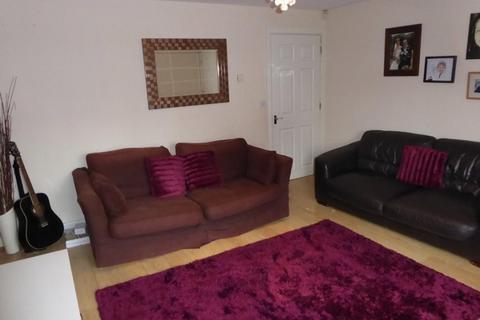 3 bedroom terraced house to rent, Newlands, Farsley, Pudsey, West Yorkshire, LS28