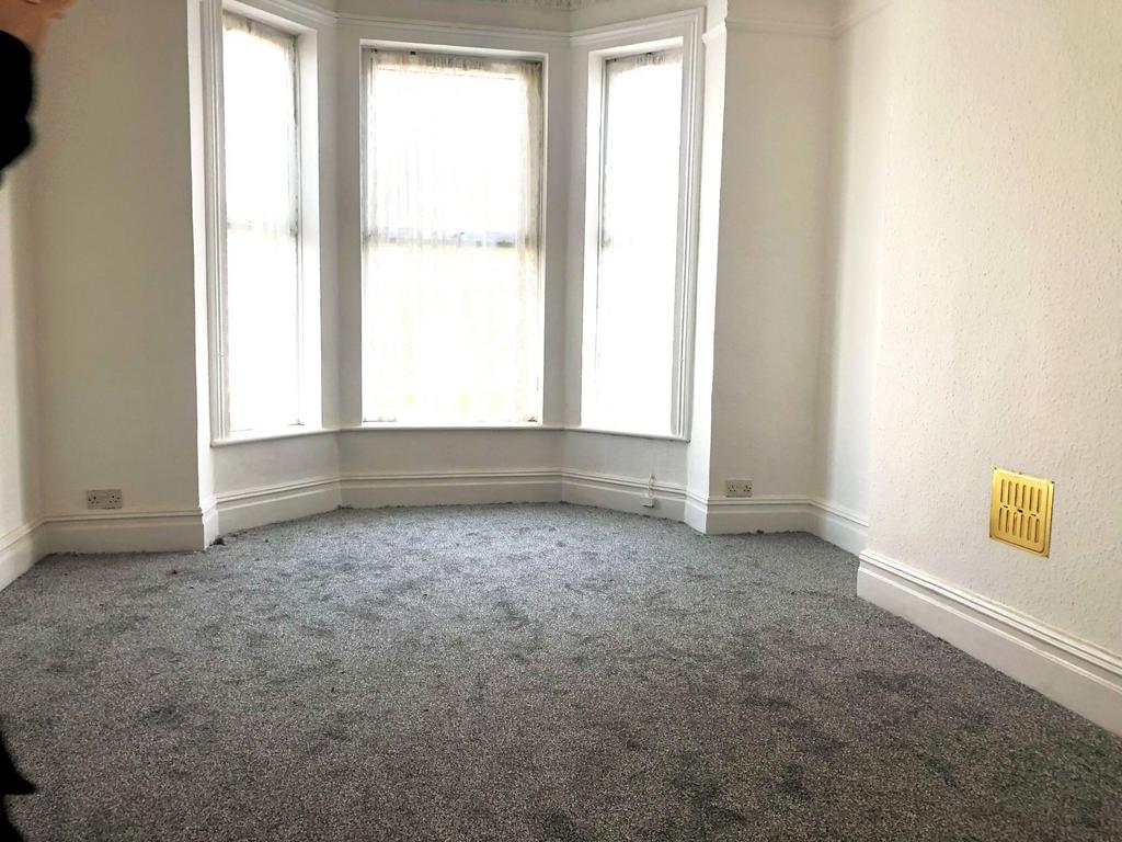 Apartment in Croydon - View 4