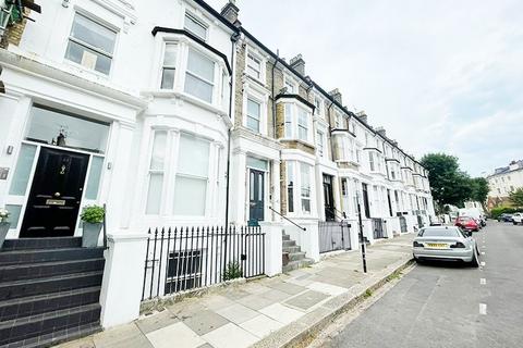 2 bedroom flat to rent, Primrose Gardens, London NW3