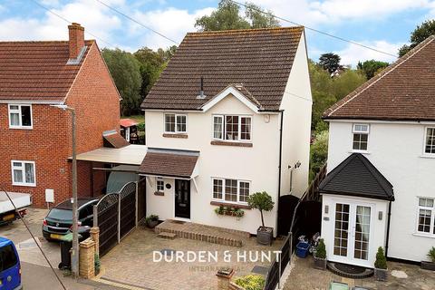 3 bedroom detached house for sale, Rodney Road, Ongar, CM5