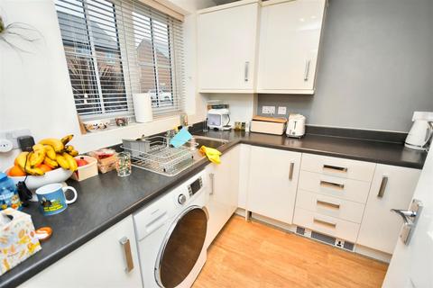 2 bedroom end of terrace house to rent, Ashby Street, Priors Hall Park NN17