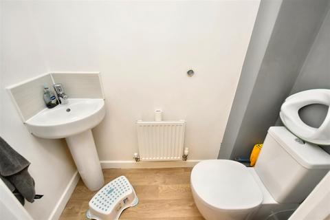 2 bedroom end of terrace house to rent, Ashby Street, Priors Hall Park NN17