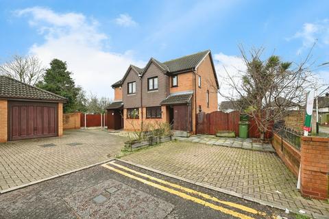 3 bedroom semi-detached house for sale, Halcyon Way, Hornchurch RM11