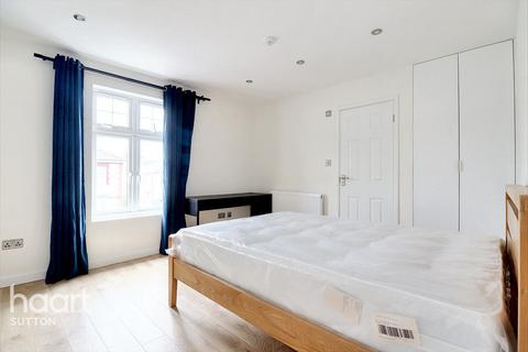 1 bedroom in a house share to rent, Oakhill Road, SUTTON