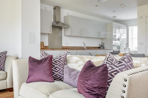 55 Shiel Hall Circle, Rosewell, EH24 9DE