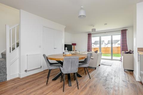 55 Shiel Hall Circle, Rosewell, EH24 9DE