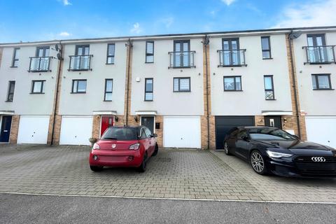 3 bedroom townhouse for sale, Marshfoot Close, Aveley, Thurrock, RM15