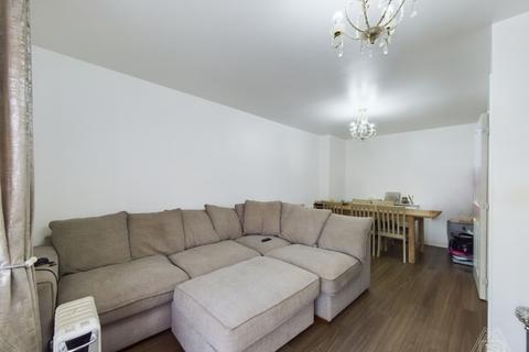 6 Marshfoot Close, Aveley, South Ockendon, RM15 4DW