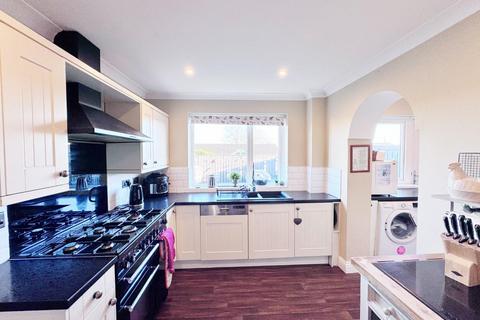 4 bedroom semi-detached house for sale, Ullswater Avenue, West Auckland, Bishop Auckland