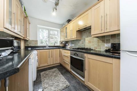 2 bedroom flat for sale, St. Peters Way, London W5