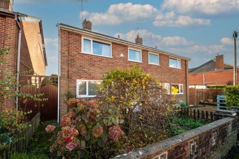 3 bedroom semi-detached house to rent, Russell Road, Newbury, RG14