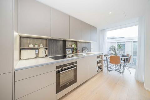 2 bedroom flat to rent, York Place, London SW11