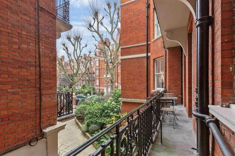 3 bedroom flat to rent, Fitzgeorge Avenue, London, W14