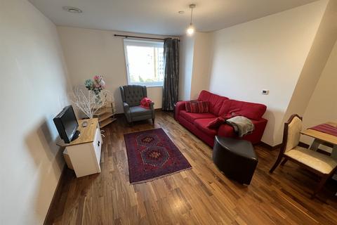 2 bedroom flat to rent, 2 bedroom 1st Floor Flat in Southend on Sea