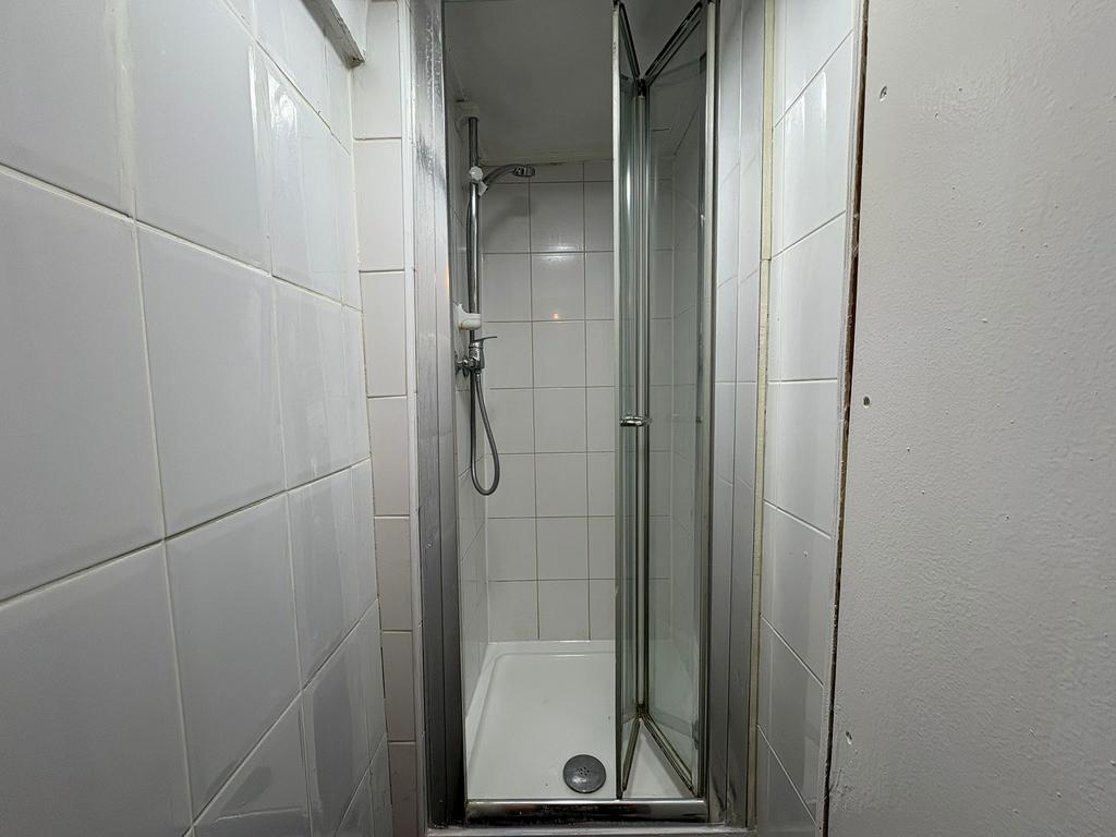 Apartment in London, Seven Sisters, West Green - View 3