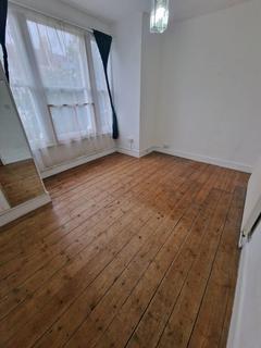 1 bedroom flat to rent, London E11