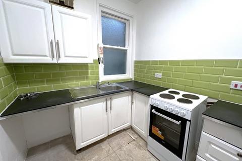 2 bedroom apartment to rent, St Leonards Road, BEXHILL-ON-SEA, TN40