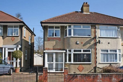 3 bedroom semi-detached house to rent, Alderney Gardens, Northolt, UB5