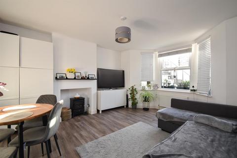 2 bedroom flat for sale, Tower Road, St. Leonards-On-Sea