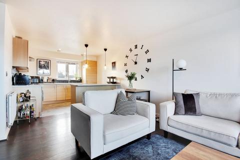 2 bedroom apartment for sale, Hawkins Avenue, Gravesend, Kent, DA12