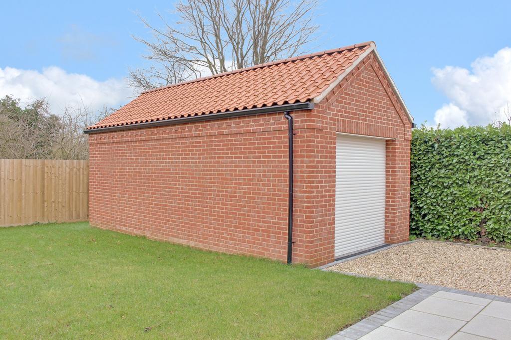 Detached Garage