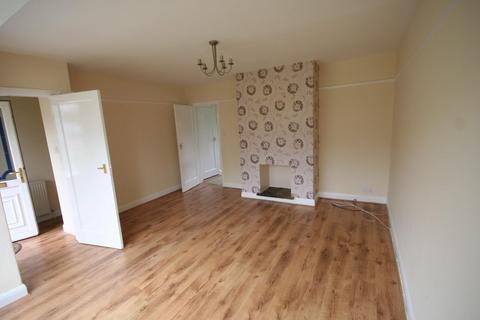 3 bedroom terraced house to rent, Fieldhead Road, Guiseley