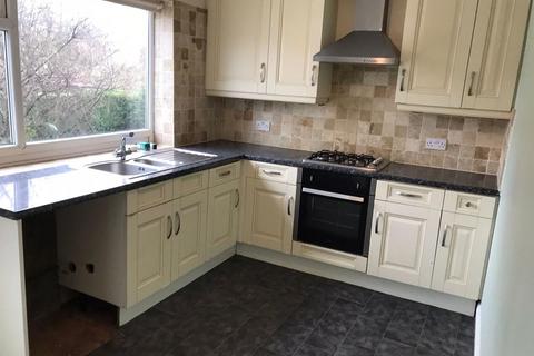 3 bedroom terraced house to rent, Fieldhead Road, Guiseley