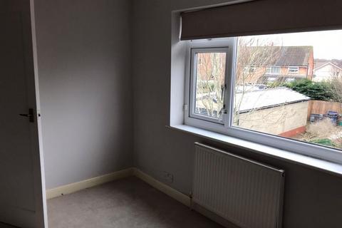 3 bedroom terraced house to rent, Fieldhead Road, Guiseley