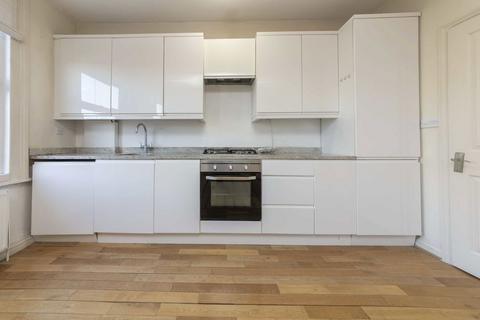 2 bedroom flat to rent, Saltram Crescent, London W9