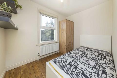 2 bedroom flat to rent, Saltram Crescent, London W9