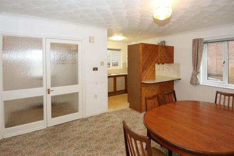 3 bedroom bungalow for sale, Grasmere Close, Priorslee, Telford