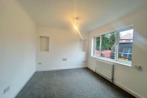 3 bedroom terraced house to rent, Coronation Street, Darfield, S73 9HA