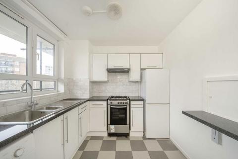 3 bedroom flat to rent, Batman Close, London W12