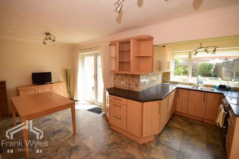 3 bedroom semi-detached house for sale, Douglas Drive, Freckleton, Preston, Lancashire, PR4 1RY