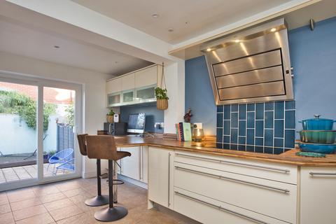 38 Bournemouth Road, Folkestone, CT19 5BA