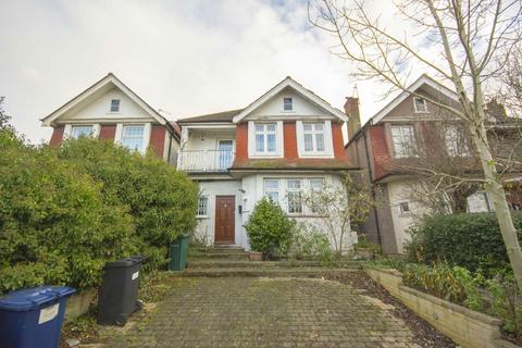 5 bedroom detached house to rent, Station Road, Hendon NW4