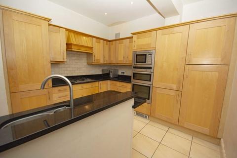 5 bedroom detached house to rent, Station Road, Hendon NW4