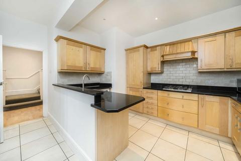 5 bedroom detached house to rent, Station Road, Hendon NW4