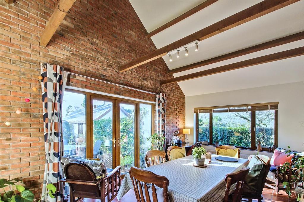 Sun room/dining room